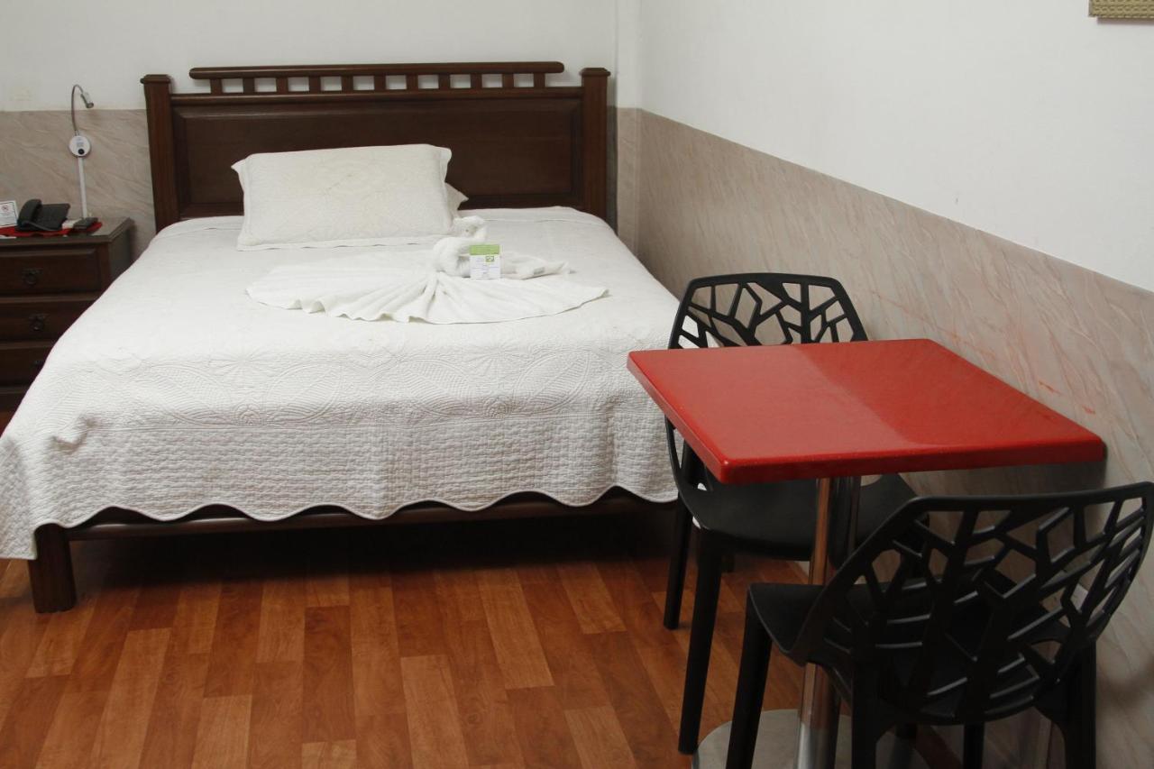 Buen Retiro Apart Hotel Santa Cruz de La Sierra Exteriör bild