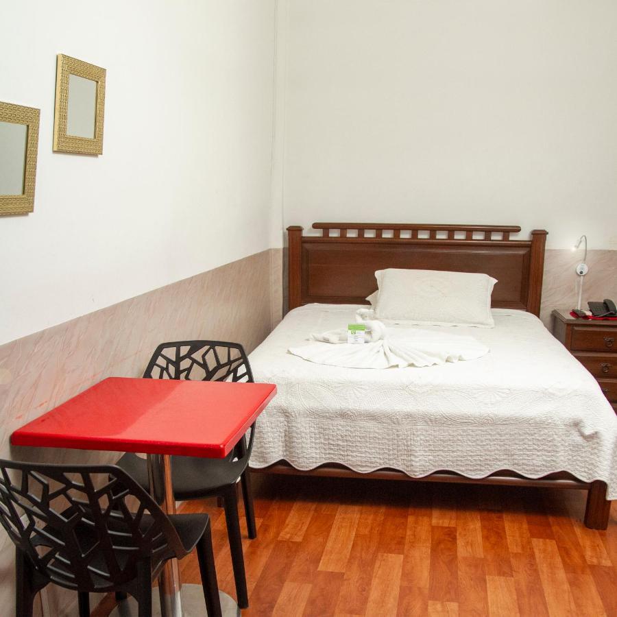 Buen Retiro Apart Hotel Santa Cruz de La Sierra Exteriör bild