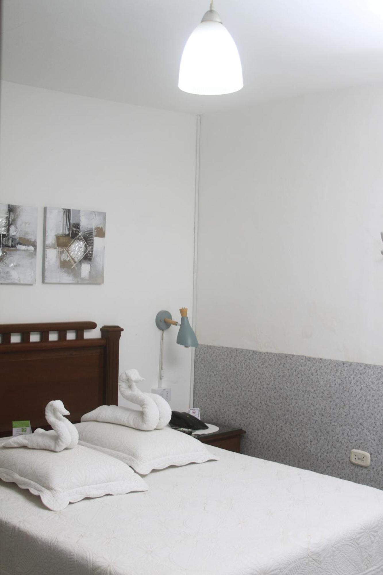 Buen Retiro Apart Hotel Santa Cruz de La Sierra Exteriör bild